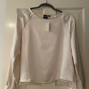 NWT Gap long sleeve shirt. Small
